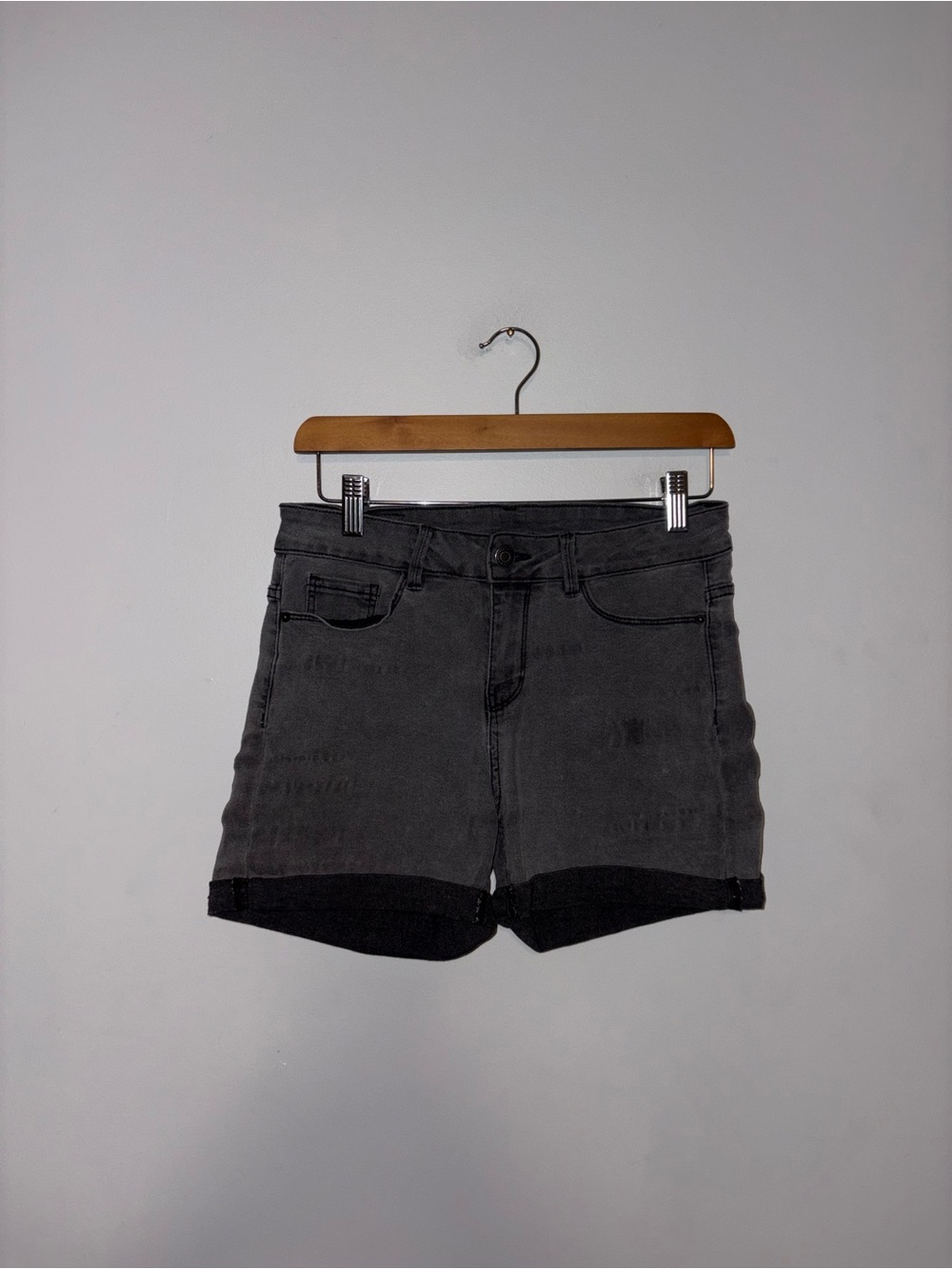 Vero Moda • Black Denim Shorts